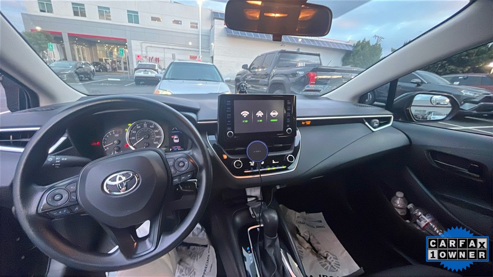 2022 Toyota Corolla LE photo 4