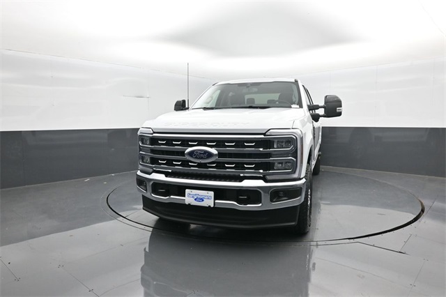 2026 Ford F-250 Lariat photo 3