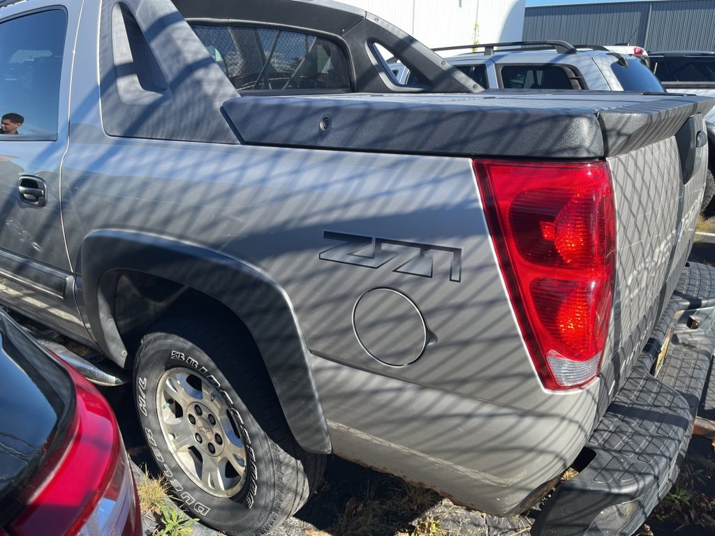 PreOwned 2004 Chevrolet Avalanche Z71 1500 5dr Crew Cab 130″ WB 4WD