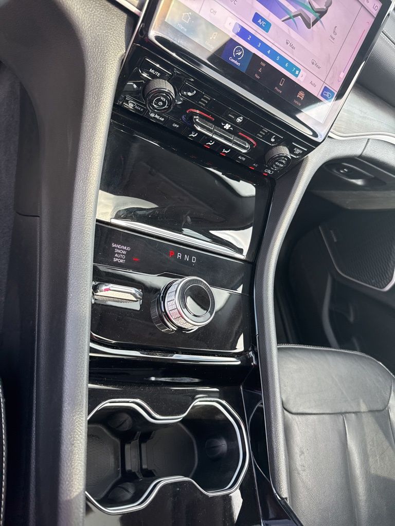 2022 Jeep Grand Cherokee Limited photo 12