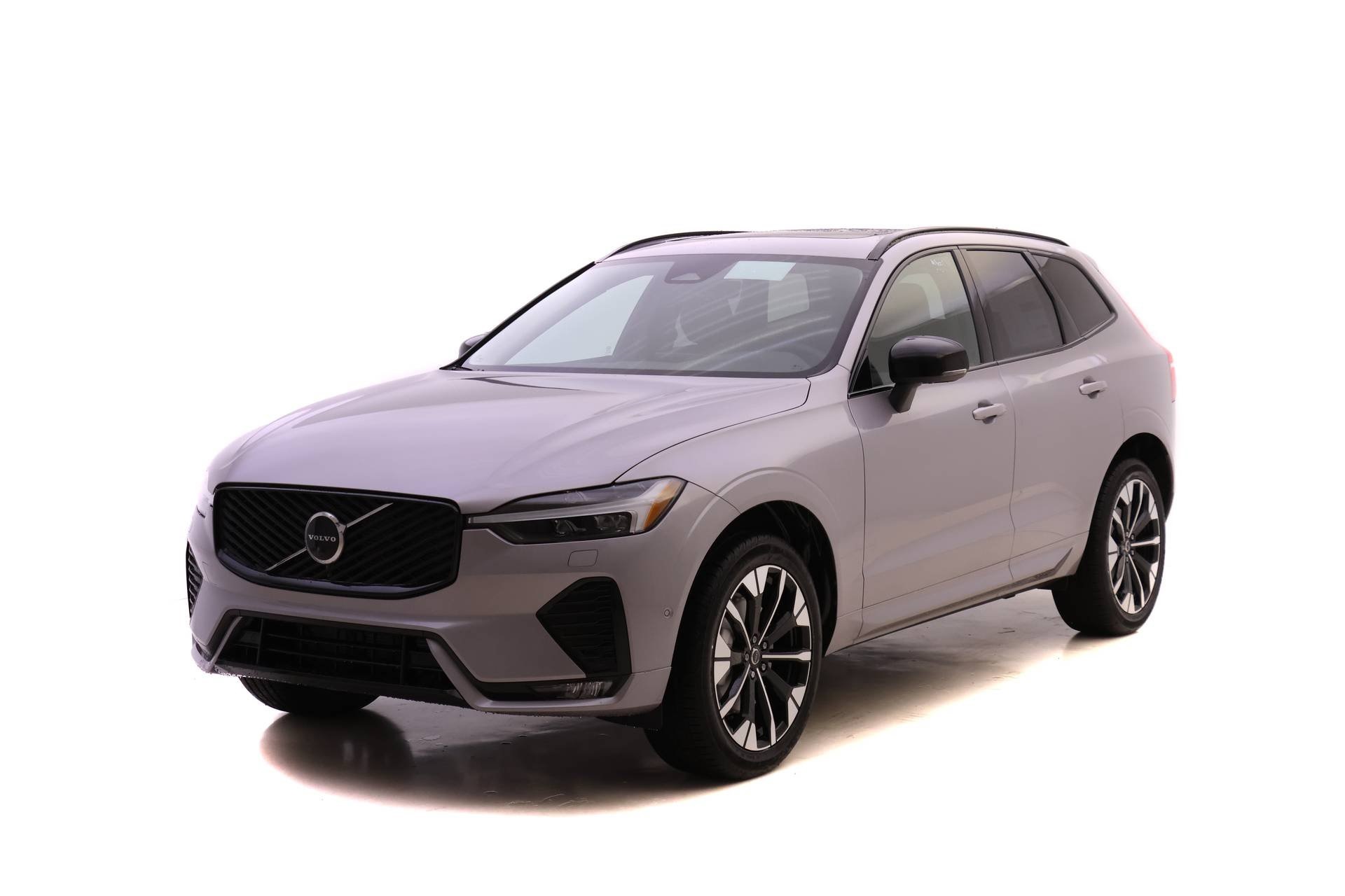 2026 Volvo XC60 Plus's photo