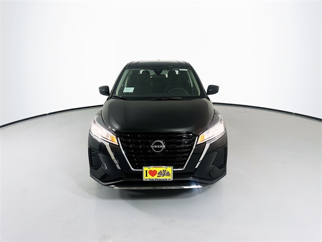 2025 Nissan Kicks Play S photo 3