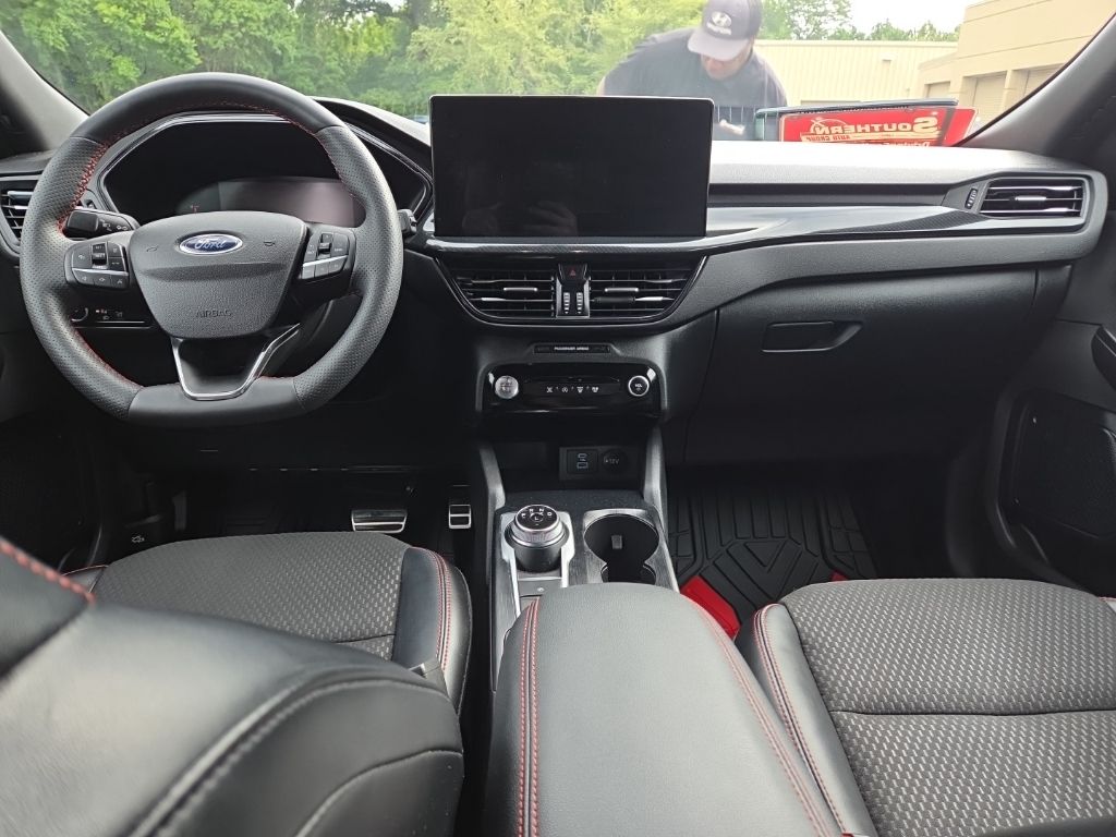 2023 Ford Escape ST-Line Select photo 20