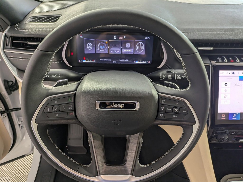 2025 Jeep Grand Cherokee Limited photo 16