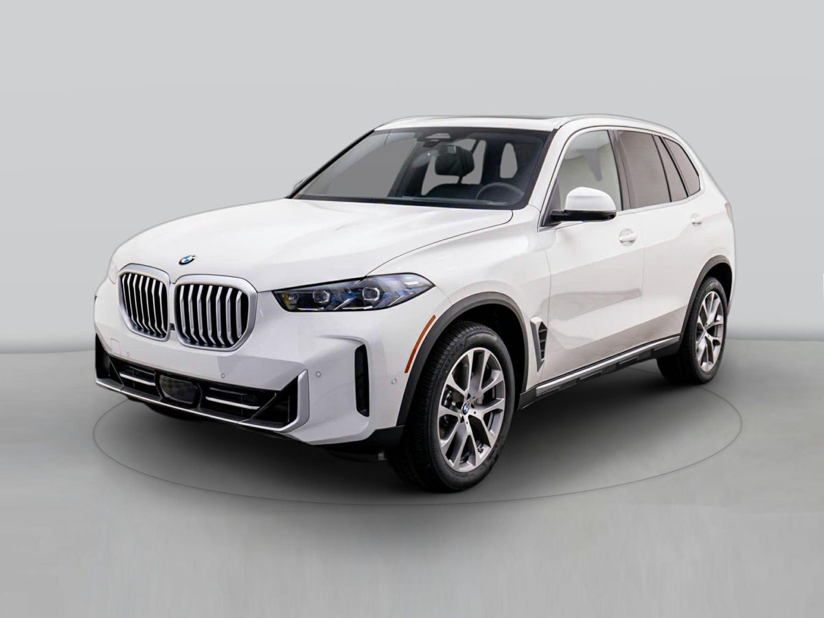2026 BMW X5 M60i's photo