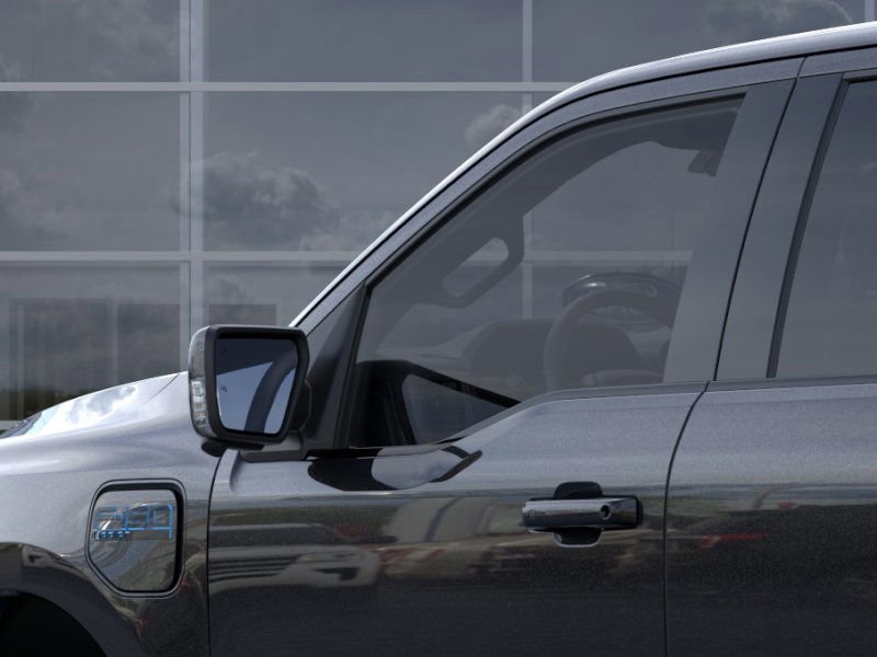 2025 Ford F-150 Lightning Lariat photo 19