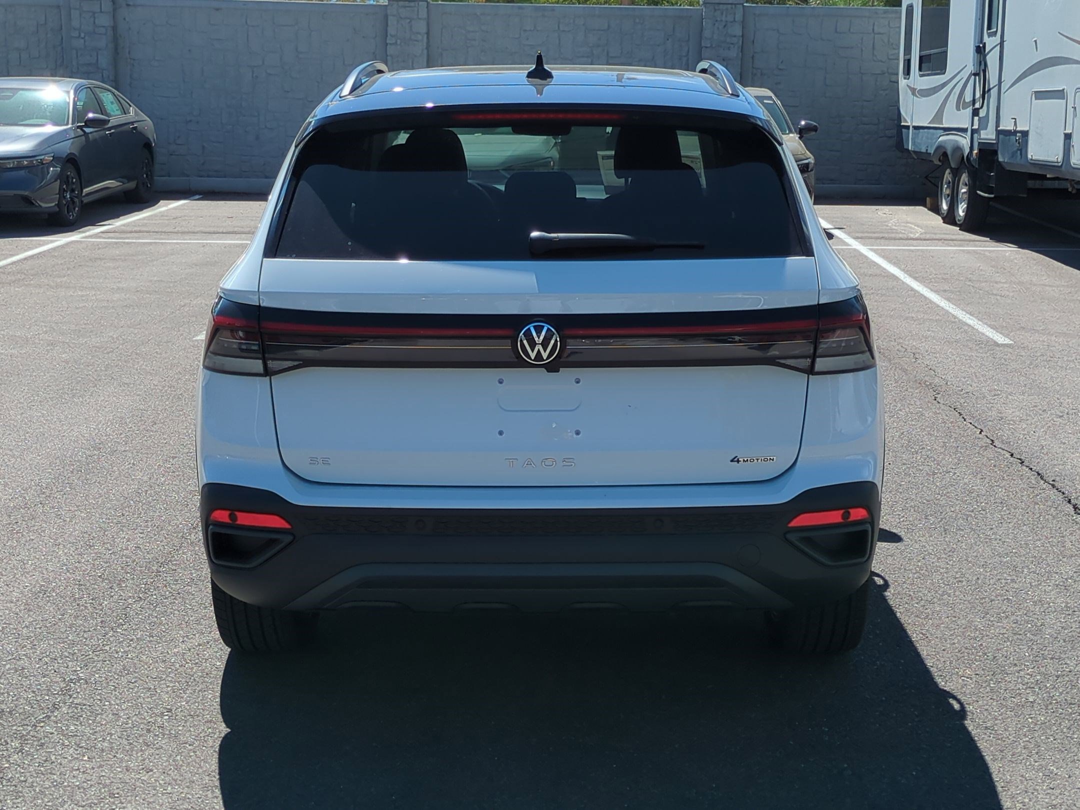 2025 Volkswagen Taos SE photo 3