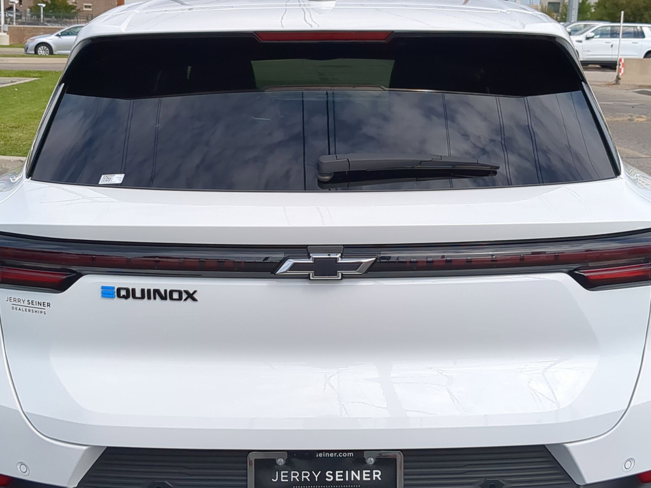 2025 Chevrolet Equinox EV 1LT photo 13