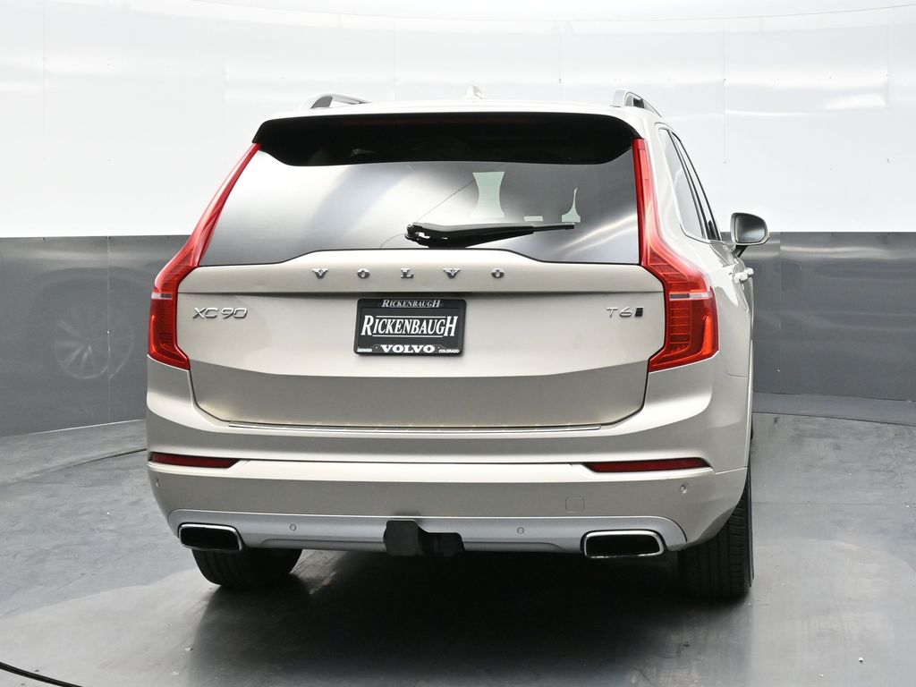2016 Volvo XC90 T6 Momentum photo 4