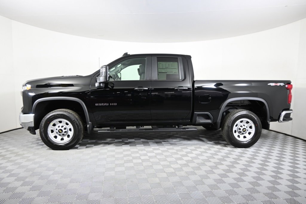 2025 Chevrolet Silverado 2500HD Work Truck photo 2