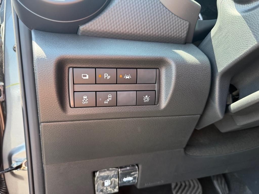 2025 Nissan Kicks Play S photo 12