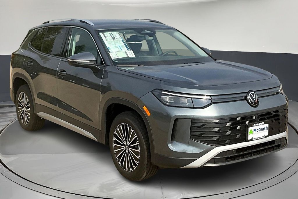 2025 Volkswagen Tiguan S's photo