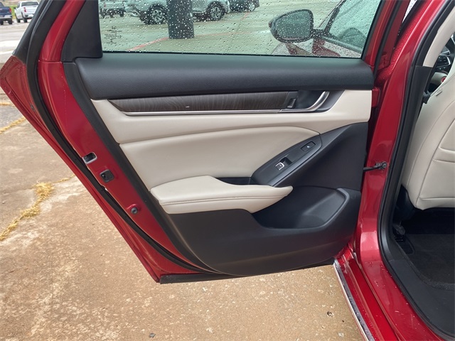 2019 Honda Accord Hybrid Touring photo 15