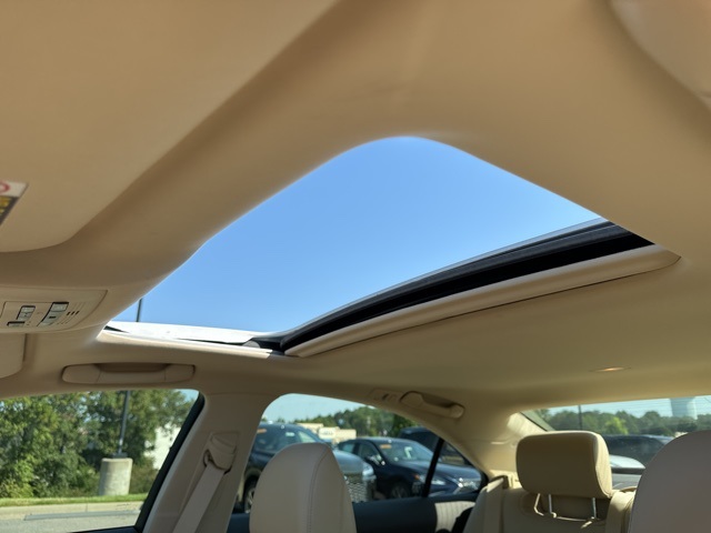 2012 Lexus ES 350 photo 20