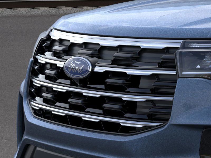 2025 Ford Explorer photo 16