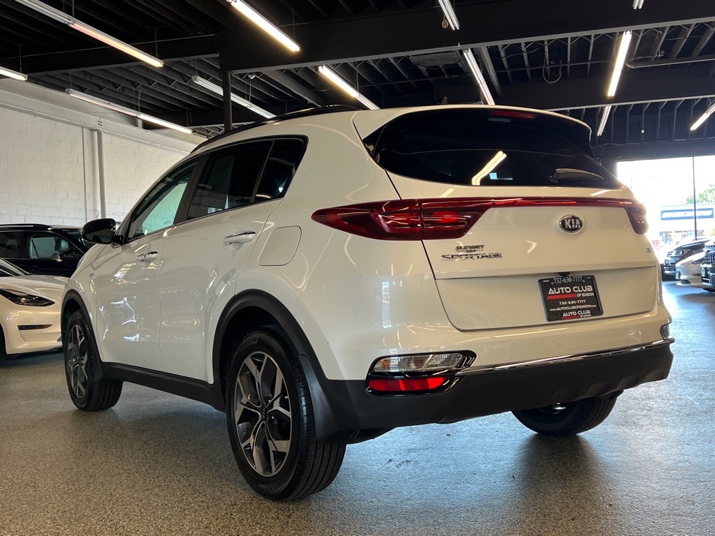 2022 Kia Sportage EX photo 4