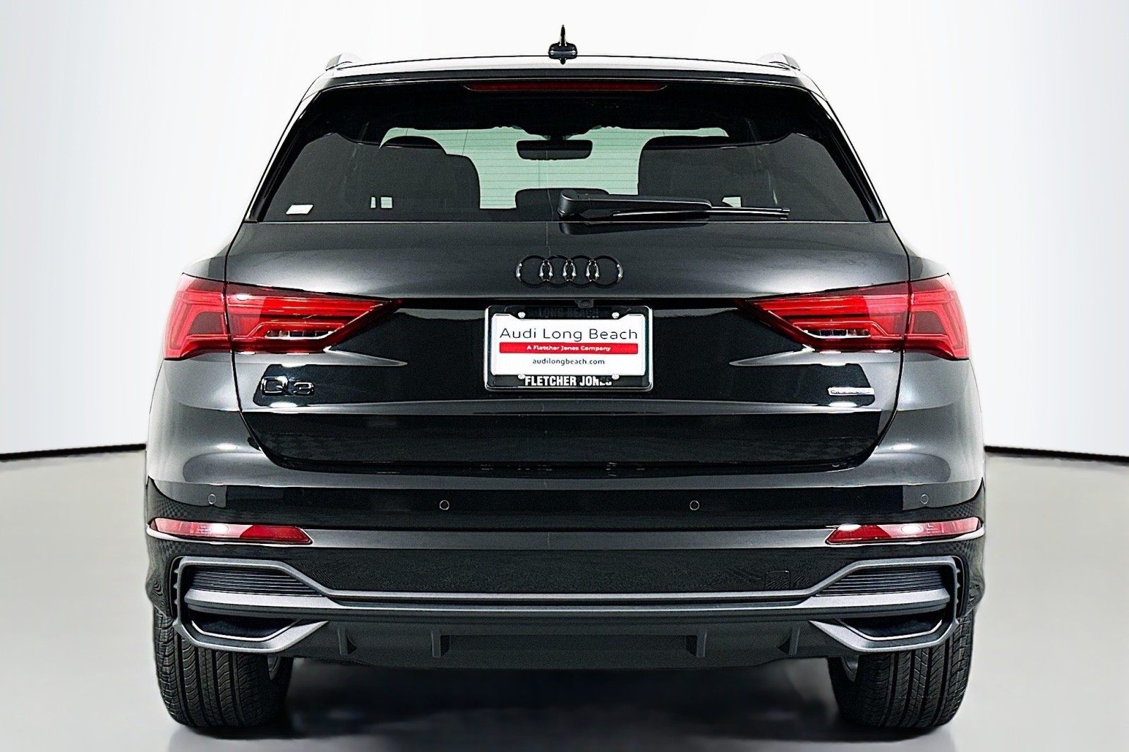 2025 Audi Q3 S line Premium Plus photo 3