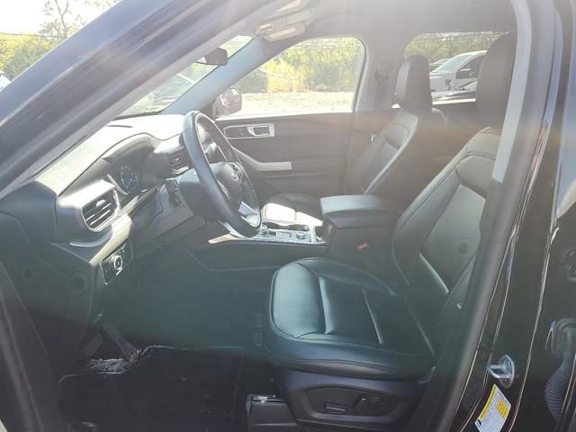 2023 Ford Explorer XLT photo 2