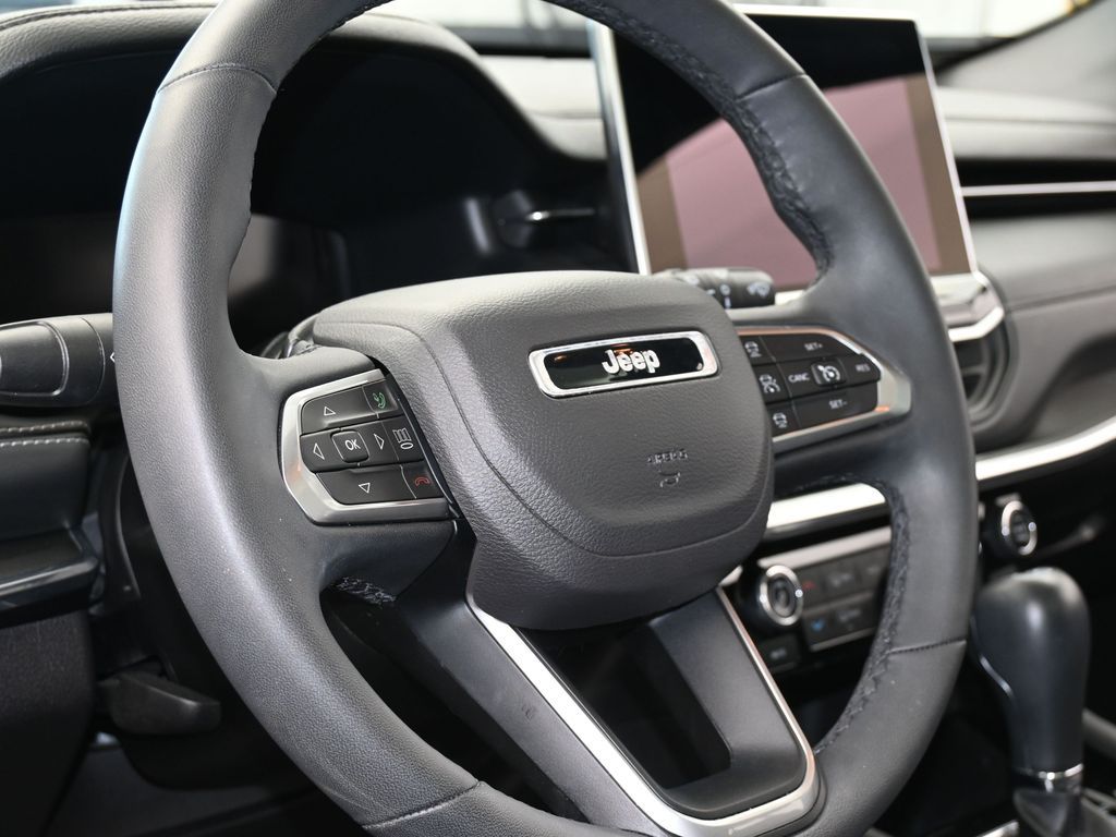 2023 Jeep Compass High Altitude photo 2