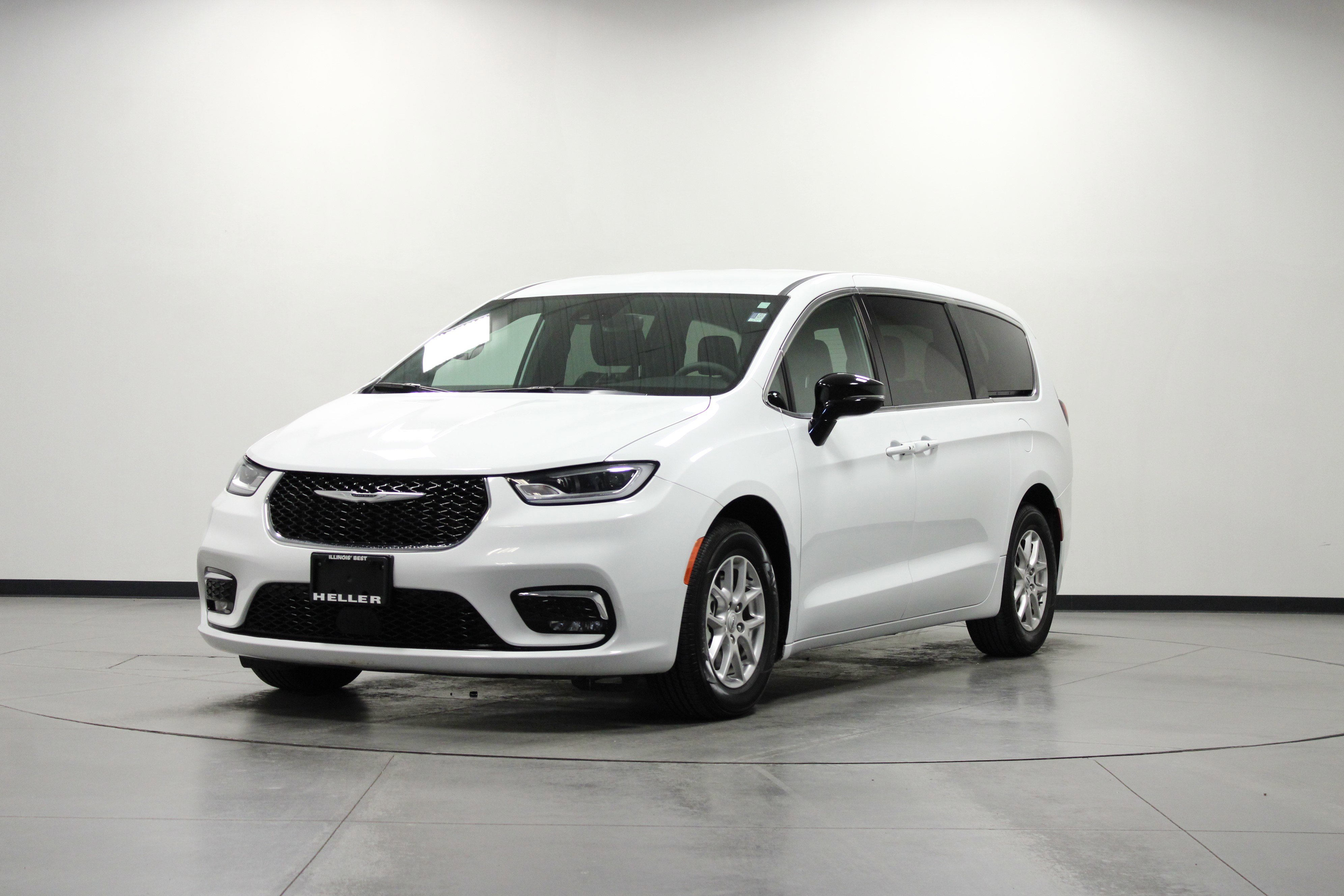 2025 Chrysler Pacifica photo 7
