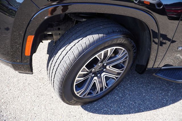 2025 Jeep Wagoneer Base photo 13