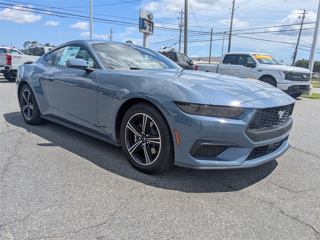 2025 Ford Mustang EcoBoost photo 2