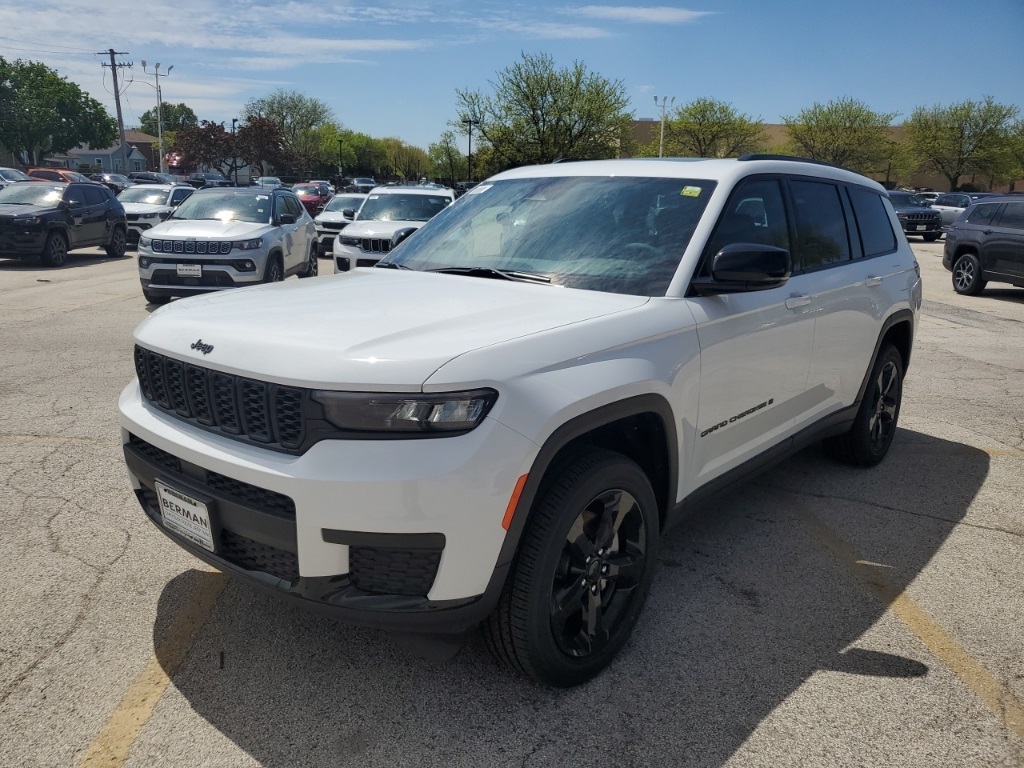 2025 Jeep Grand Cherokee Altitude X photo 3