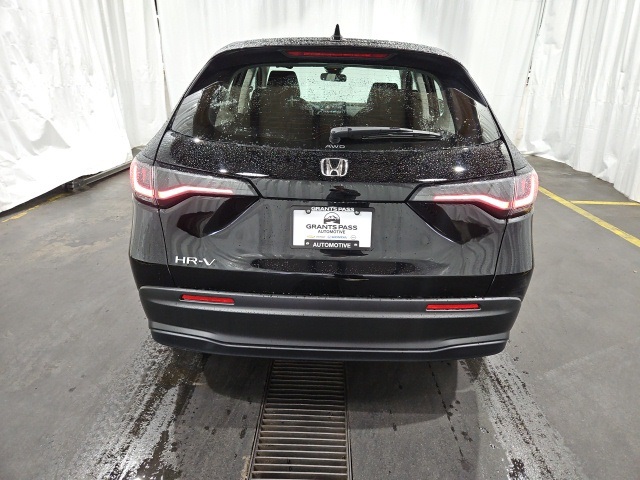 2025 Honda HR-V LX photo 4