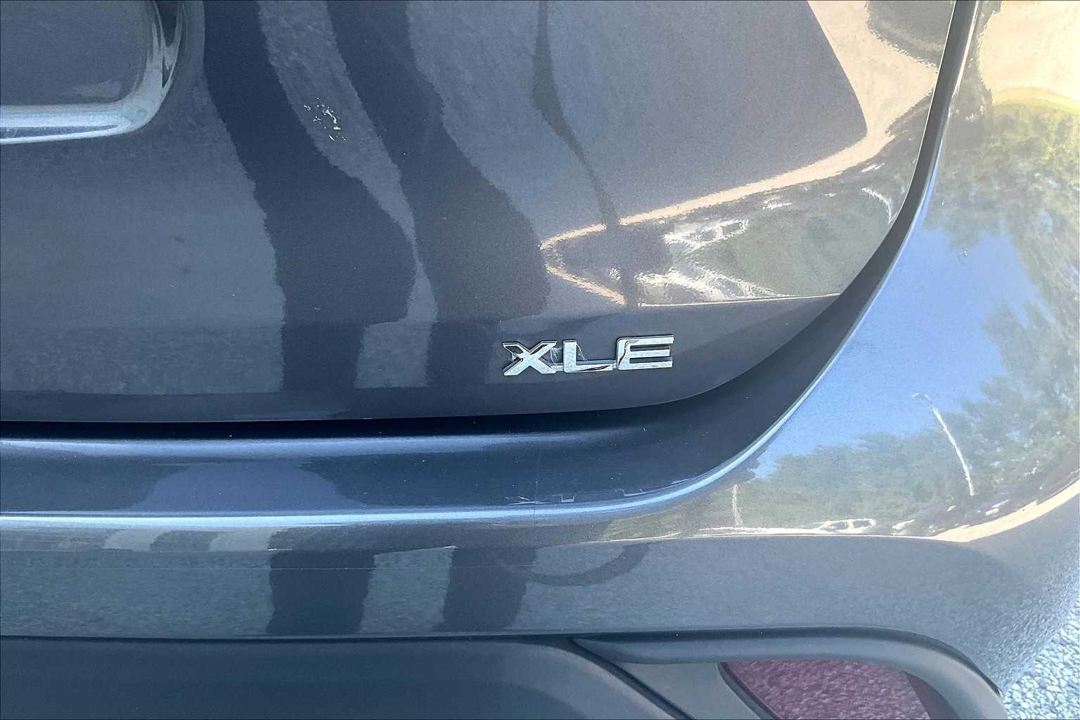 2024 Toyota Highlander XLE photo 9