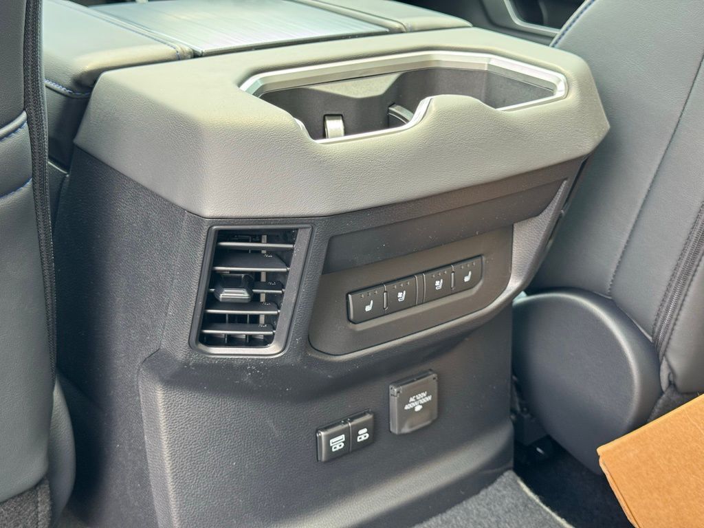 2025 Toyota Tundra Platinum CrewMax photo 11