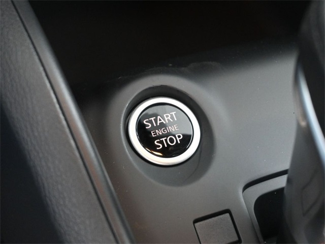 2025 Nissan Kicks Play S photo 2