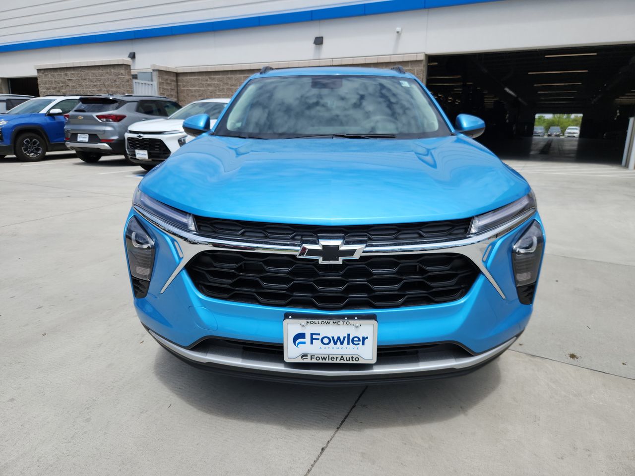 2025 Chevrolet Trax LT photo 3