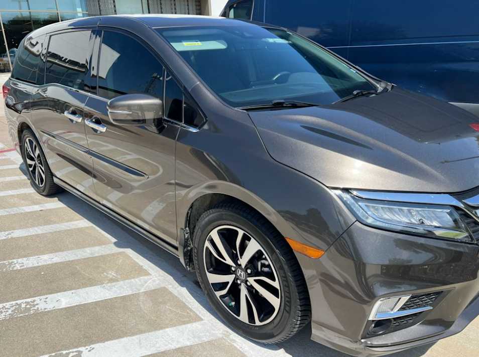 2018 Honda Odyssey Elite photo 2