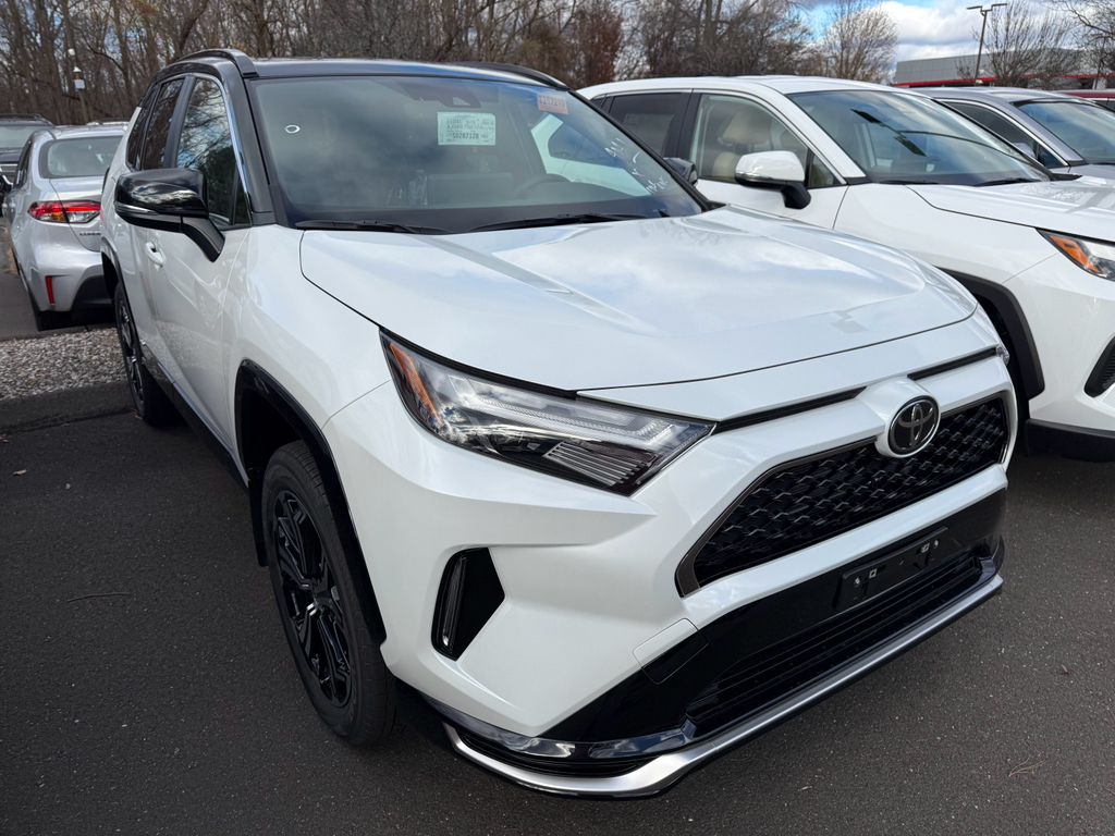 2025 Toyota RAV4 XSE's photo