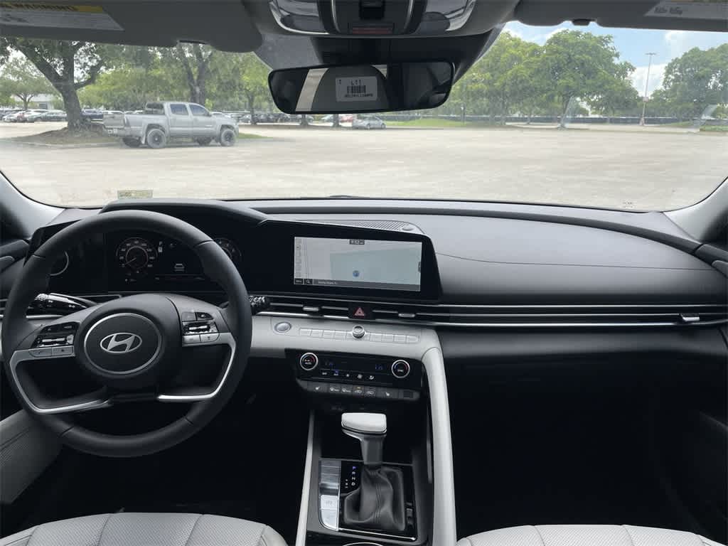 2024 Hyundai Elantra Limited photo 15