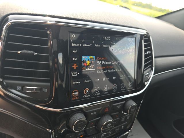 2021 Jeep Grand Cherokee Anniversary Edition photo 14