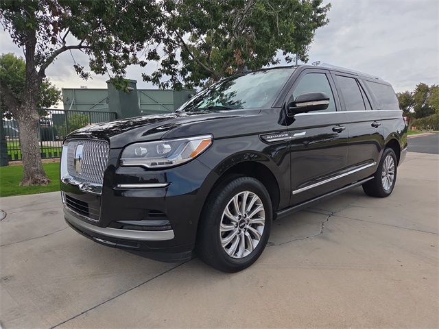 2024 Lincoln Navigator L Premiere photo 3
