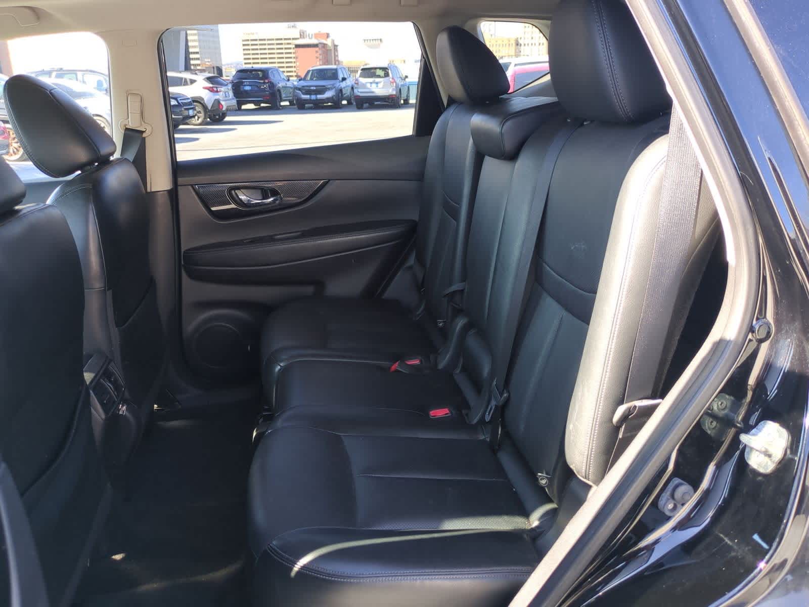 2017 Nissan Rogue SL photo 19