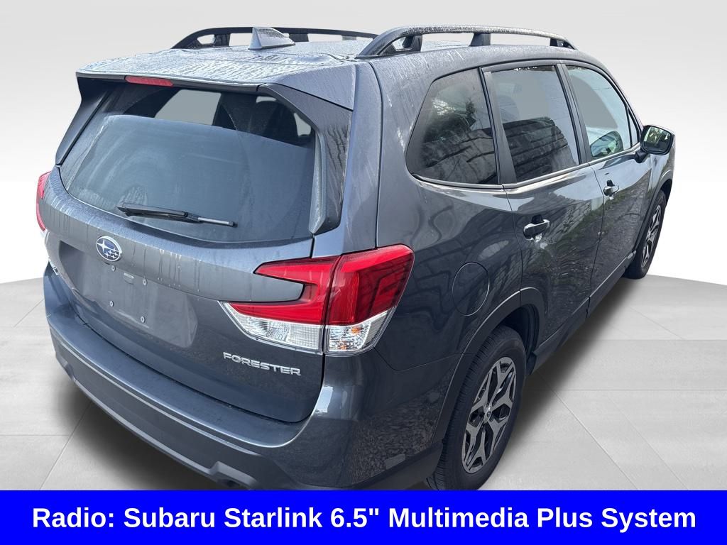 2022 Subaru Forester Premium photo 6