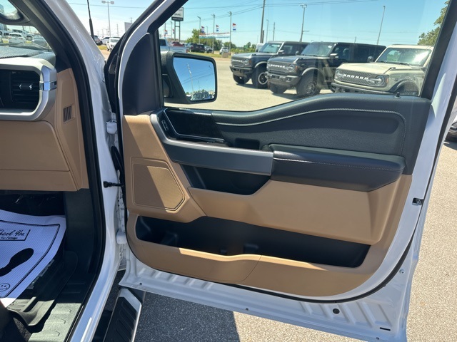 2023 Ford F-150 XLT photo 12