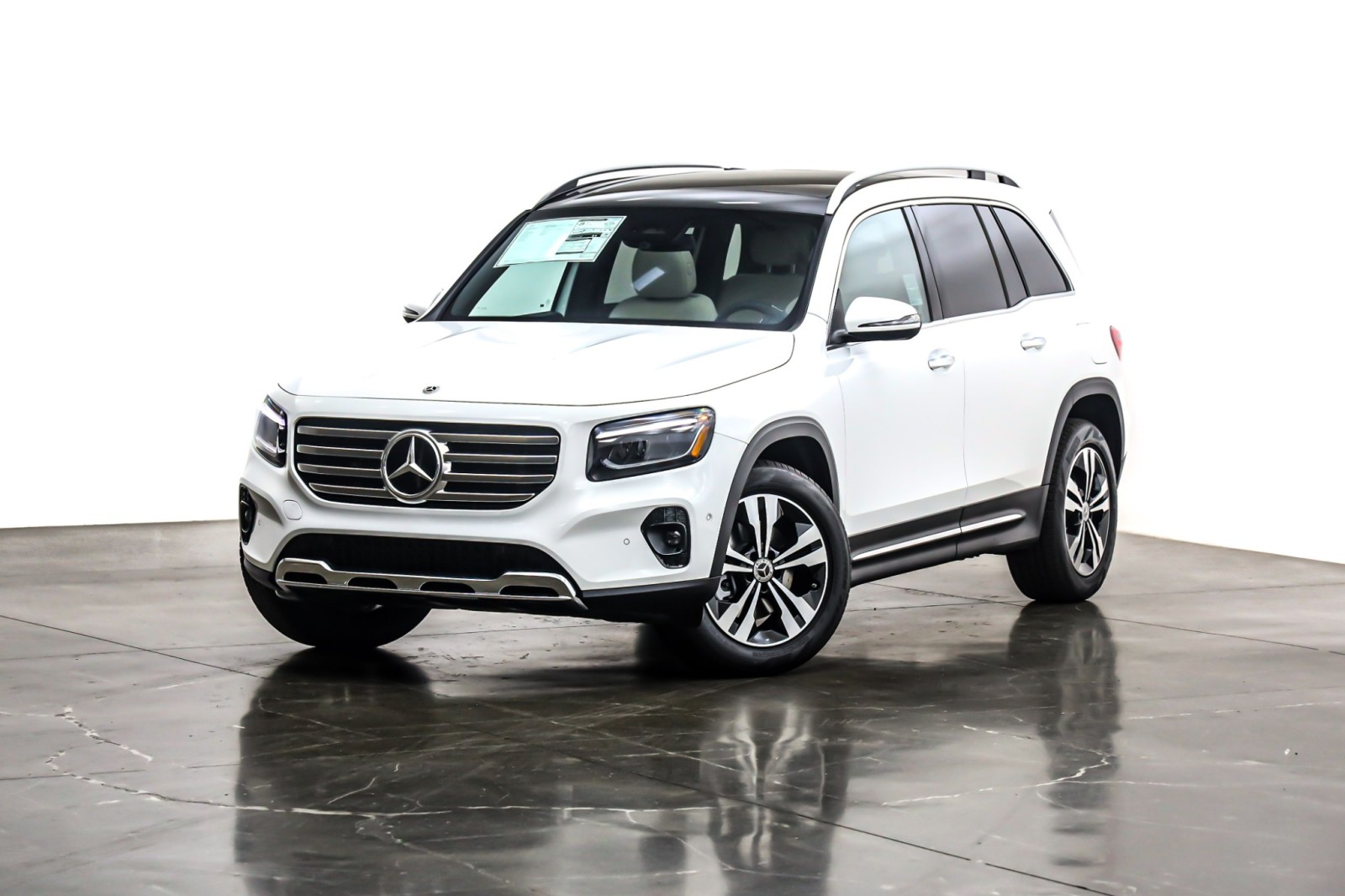 2026 Mercedes-Benz GLB GLB 250's photo