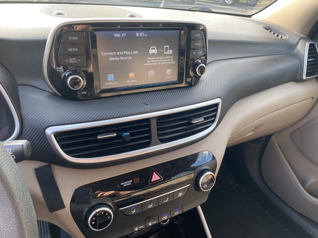 2019 Hyundai Tucson SE photo 3