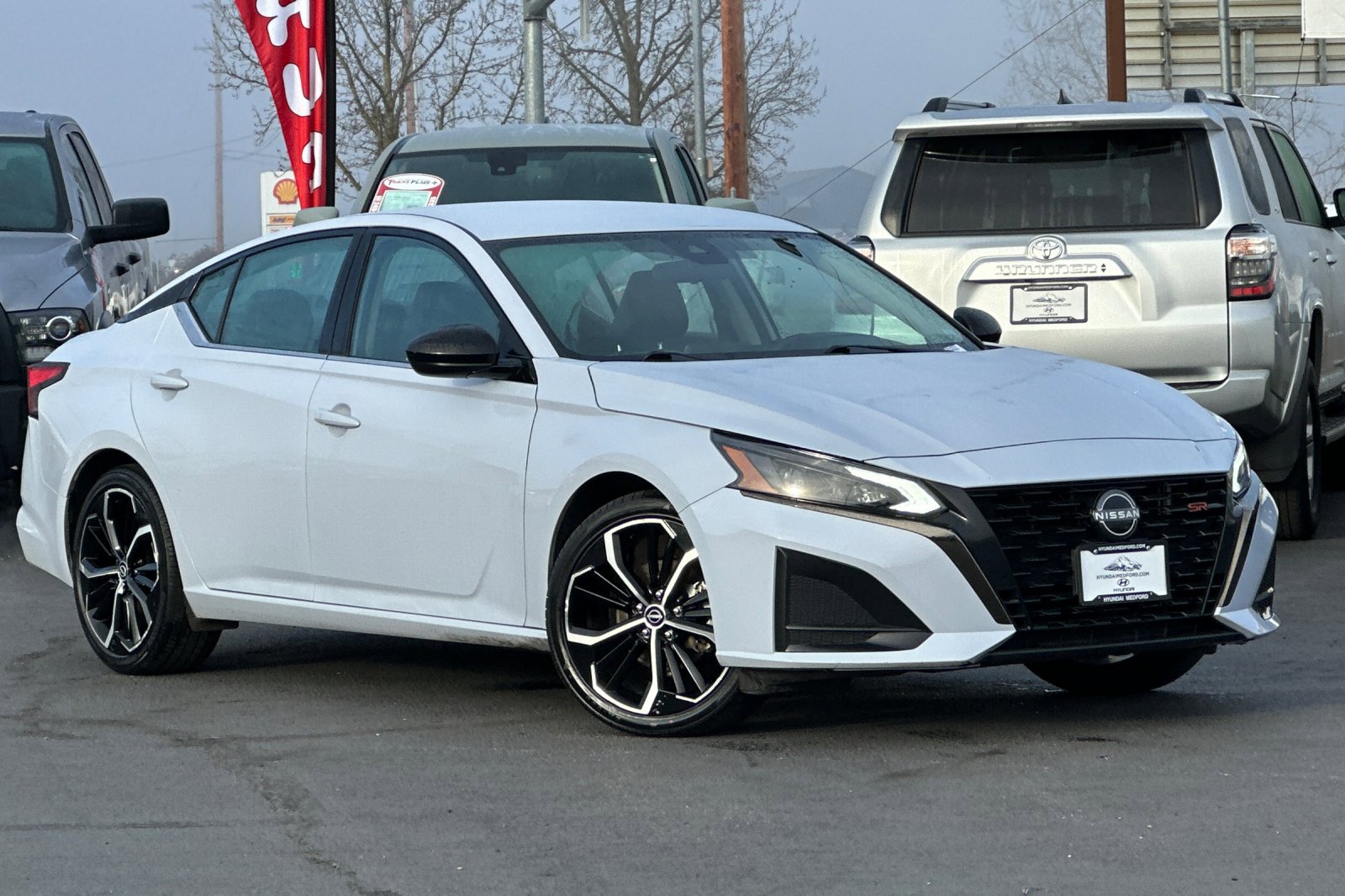 2023 Nissan Altima 2.5 SR photo 2