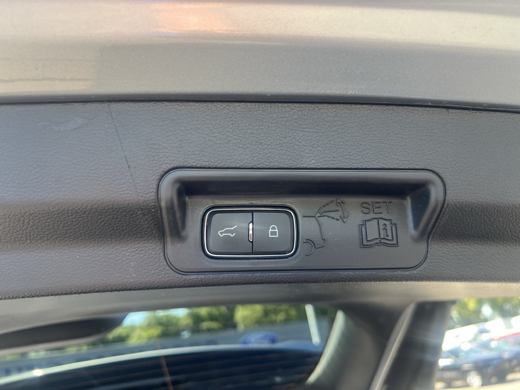 2022 Ford Explorer XLT photo 34