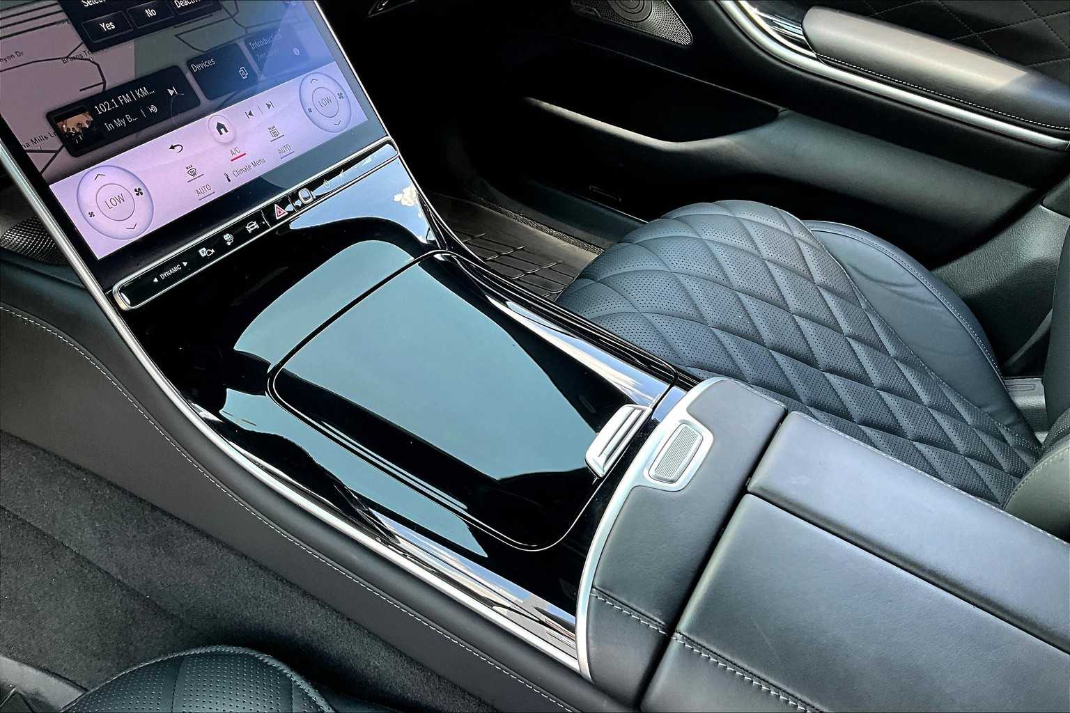 2024 Mercedes Benz S 580e photo 15