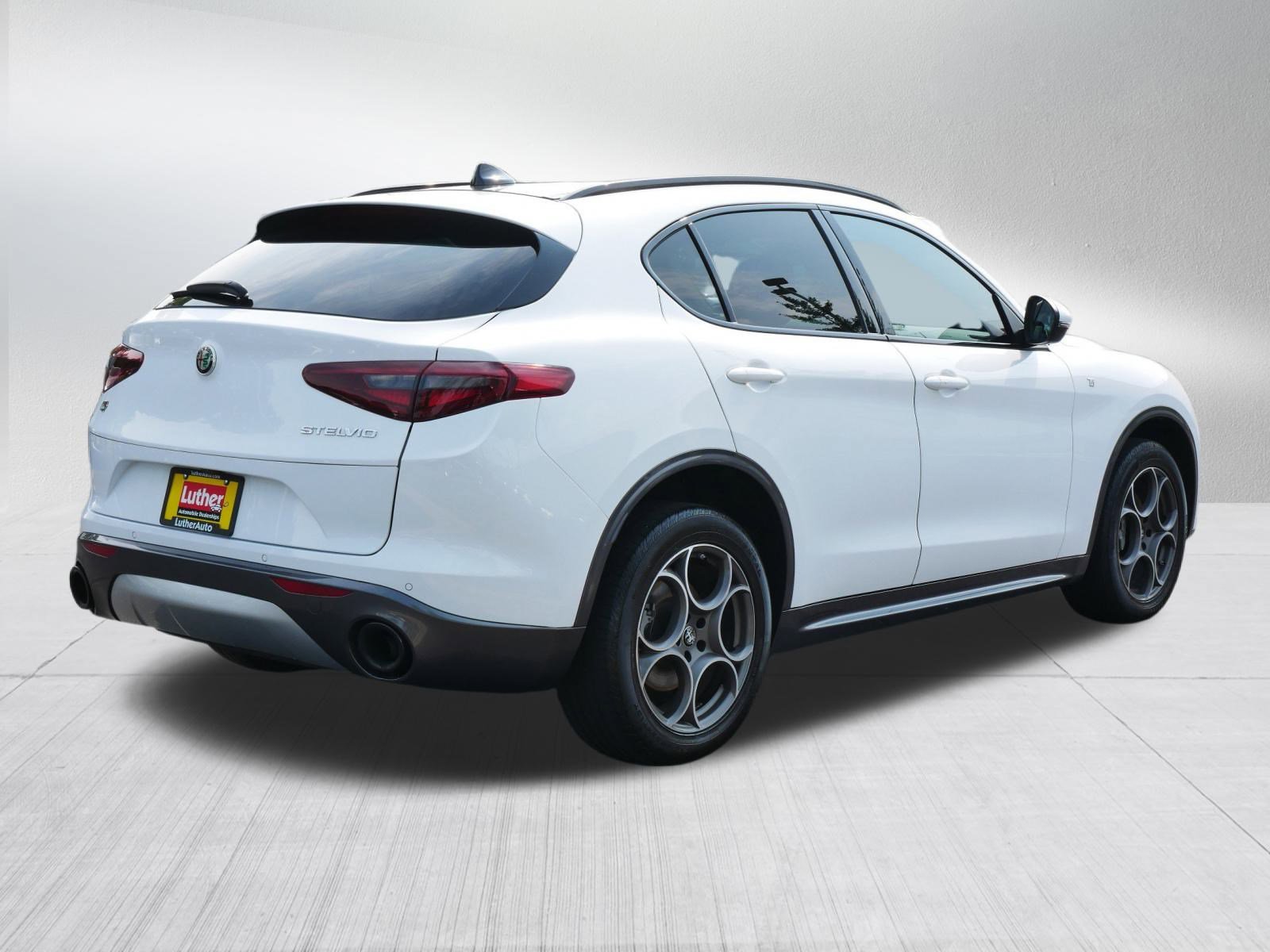 2023 Alfa Romeo Stelvio Ti photo 7