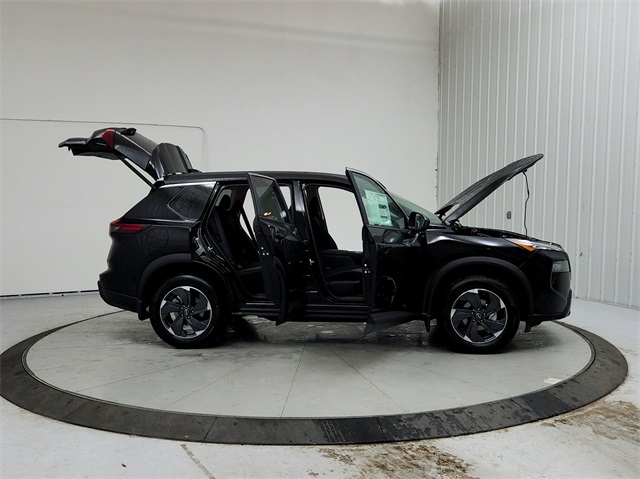 2025 Nissan Rogue SV photo 15