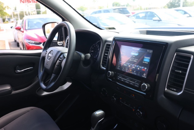 2023 Nissan Frontier SV photo 17
