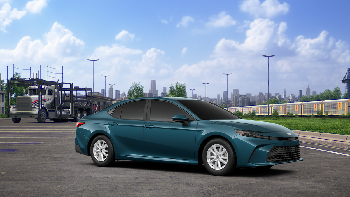 2025 Toyota Camry LE photo 14