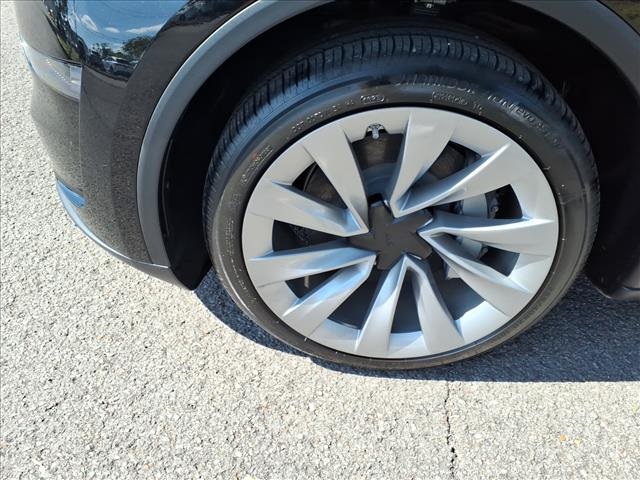 2026 Tesla Model Y Long Range photo 8